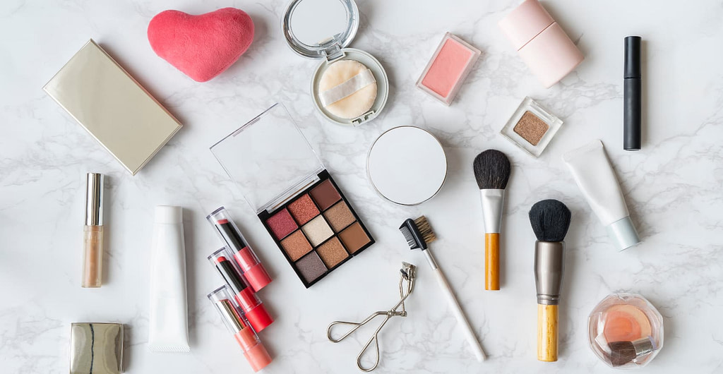 The 6 essential items every bride needs in their touch-up kit